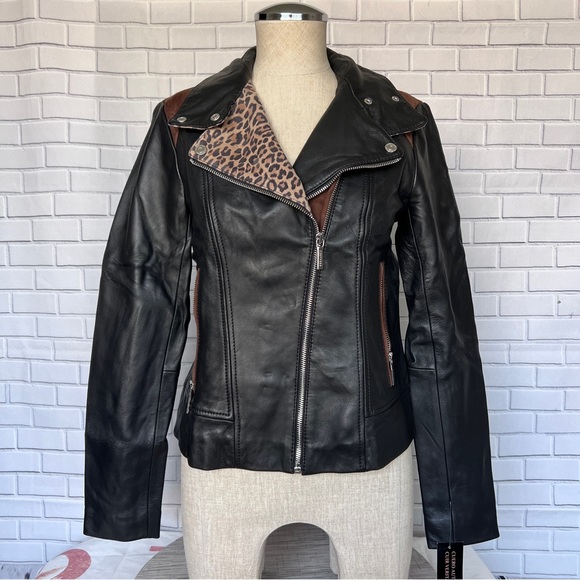 NEW Bernardo Genuine Leather Mixed Media
Animal Print Black Moto Jacket MSRP$415 - Picture 5 of 15